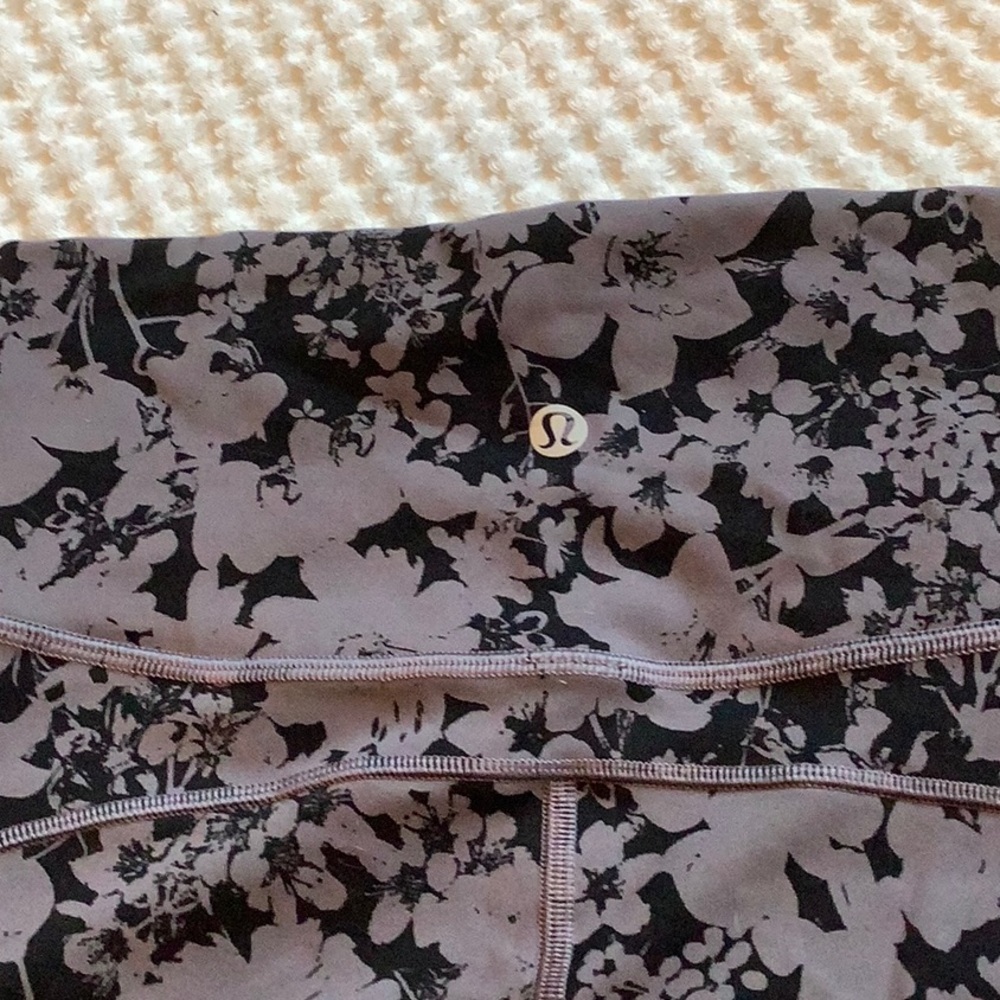 Lululemon In Movement Crops - Picture 7 of 11